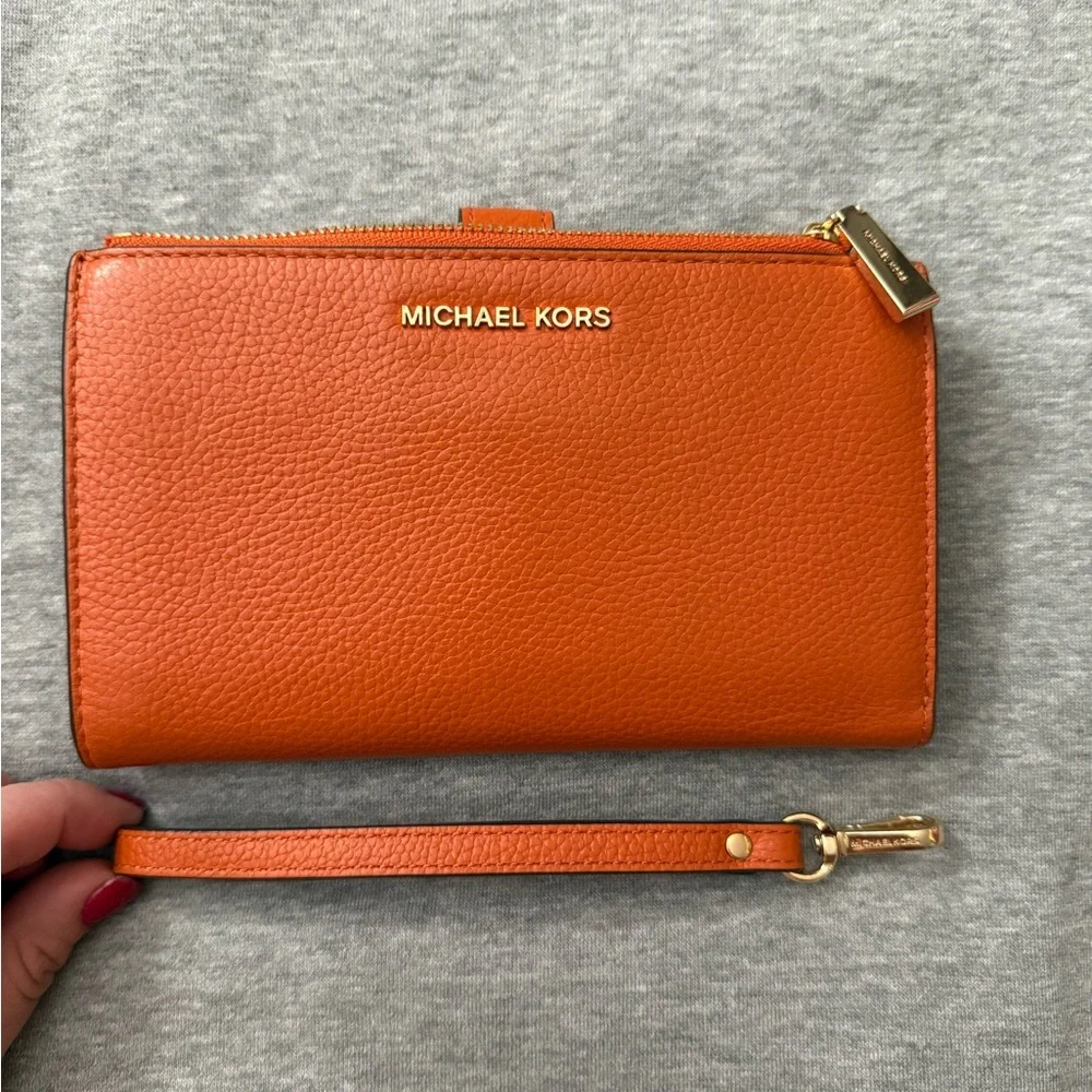 Michael Kors Wallet - Picture 2 of 6